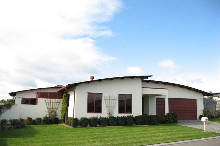 Photo of property in 4 Saint Hill Rise, Havelock North, 4130