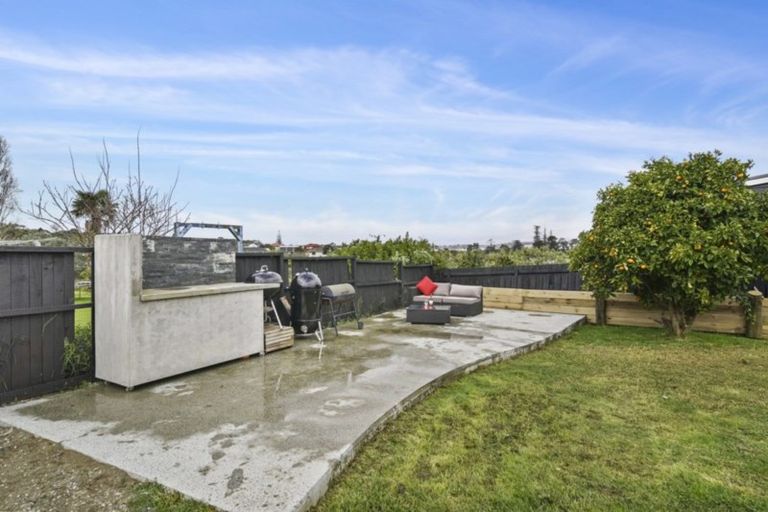 Photo of property in 147 Edgewater Drive, Pakuranga, Auckland, 2010