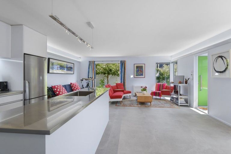 Photo of property in 1/64 Hewitts Road, Merivale, Christchurch, 8014