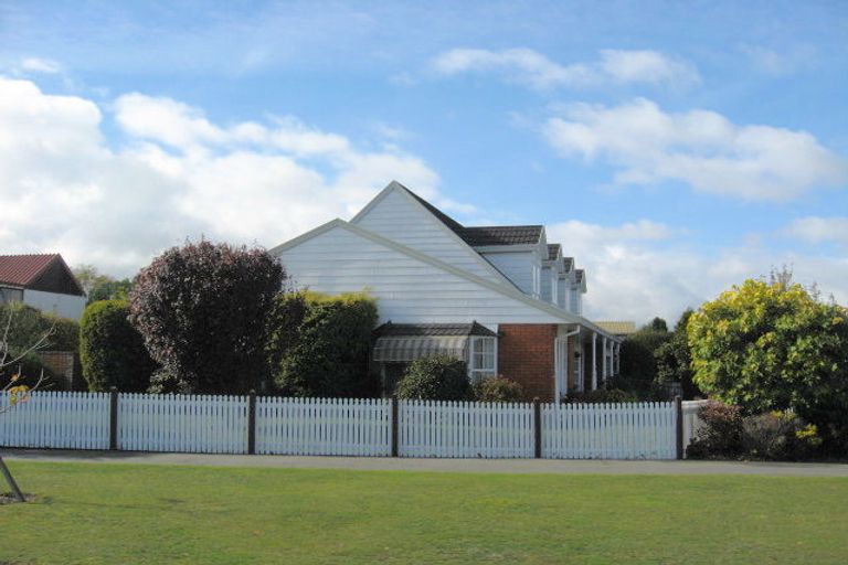 Photo of property in 12 Sayers Crescent, Ilam, Christchurch, 8041