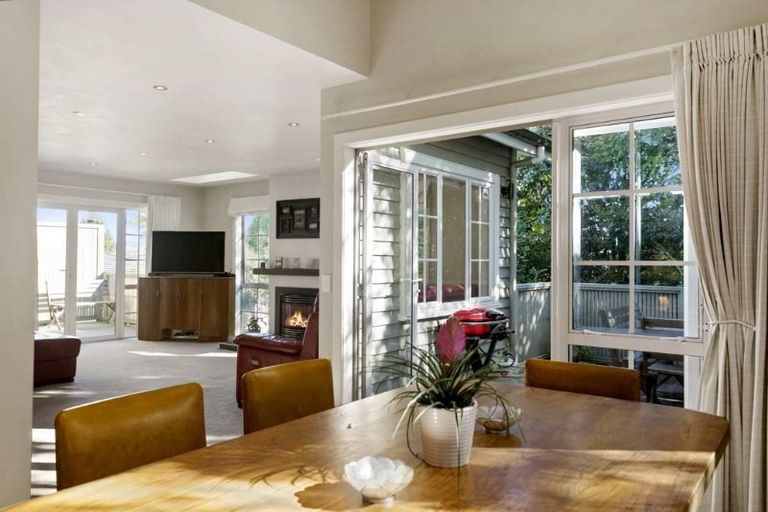 Photo of property in 104 Gillies Avenue, Taupo, 3330