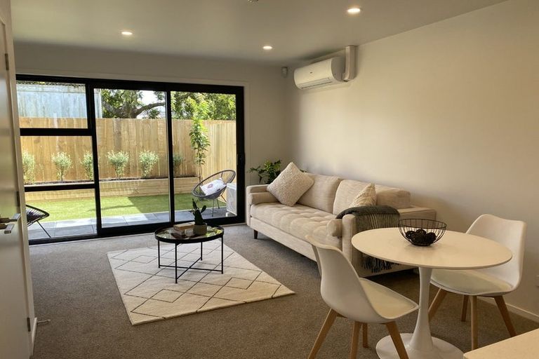 Photo of property in 6/43 Yeovil Road, Te Atatu Peninsula, Auckland, 0610