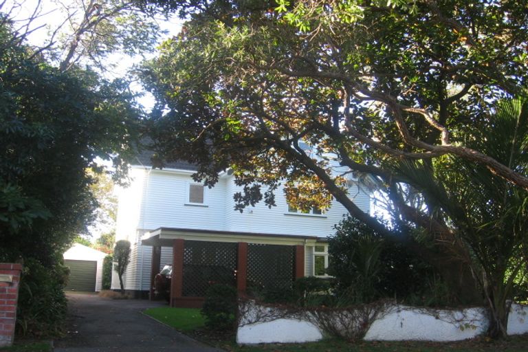 Photo of property in 9 Hinau Street, Woburn, Lower Hutt, 5010