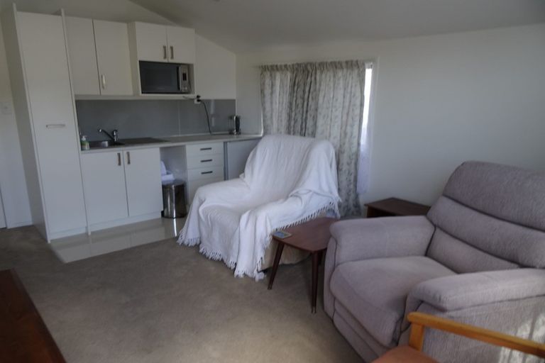 Photo of property in 19 Faram Place, Massey, Auckland, 0614