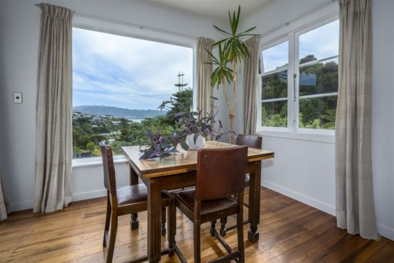 Photo of property in 21 Kiriwai Road, Paremata, Porirua, 5024