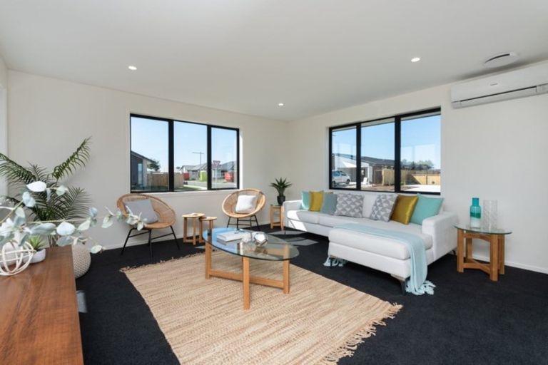 Photo of property in 1 Furlong Road, Papamoa, 3118