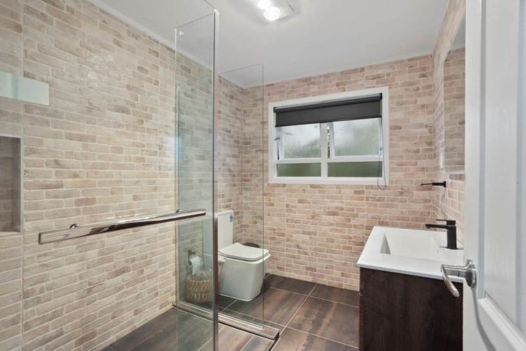 Photo of property in 64 Astley Avenue, New Lynn, Auckland, 0600