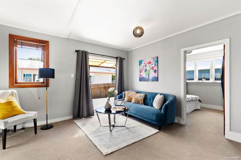 Photo of property in 1/164 Rathgar Road, Henderson, Auckland, 0610
