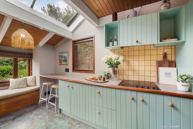 Photo of property in 30 Delhi Crescent, Khandallah, Wellington, 6035