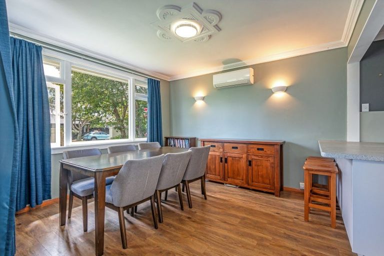 Photo of property in 8 Winston Avenue, Hokowhitu, Palmerston North, 4410