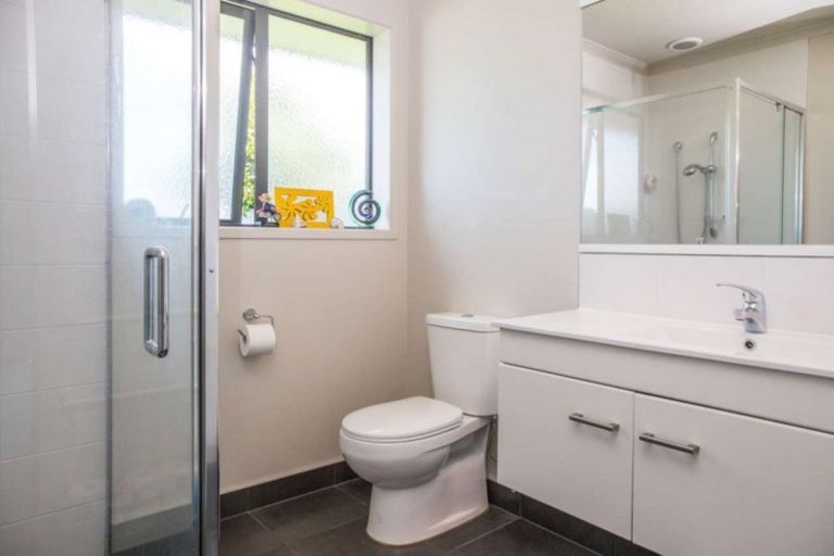 Photo of property in 1 Sando Way, One Tree Point, 0118