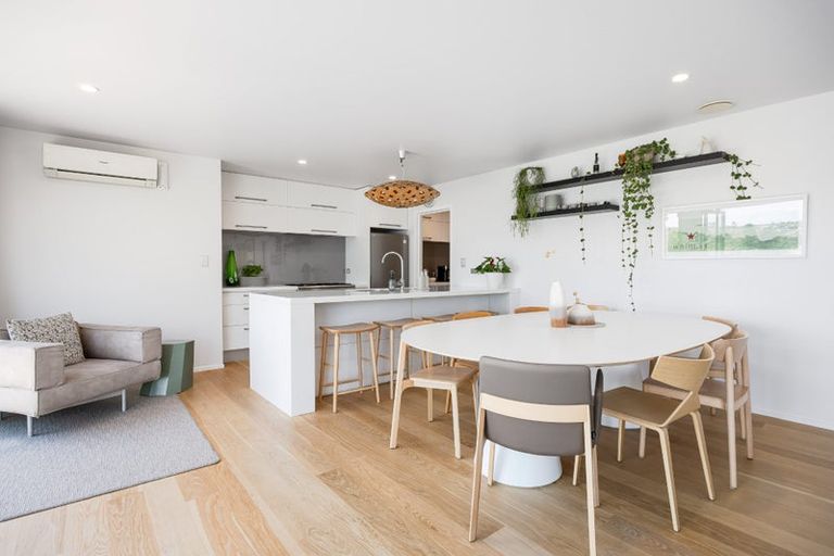 Photo of property in 5a Clifton Road, Browns Bay, Auckland, 0630