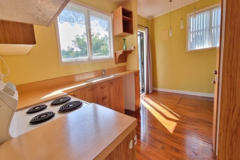 Photo of property in 36 Sheridan Drive, New Lynn, Auckland, 0600