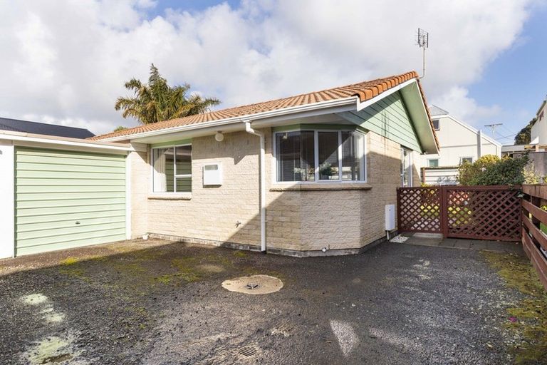 Photo of property in 2/12 Newton Street, Fitzroy, New Plymouth, 4312
