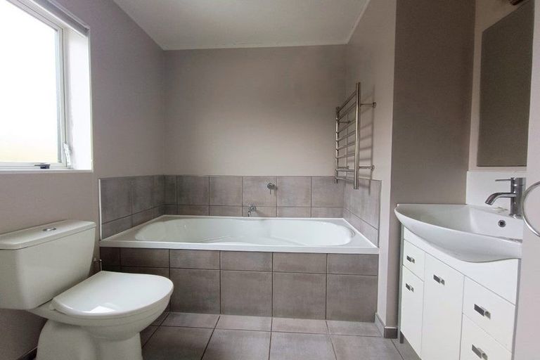 Photo of property in 17 Terrace Road, Titahi Bay, Porirua, 5022