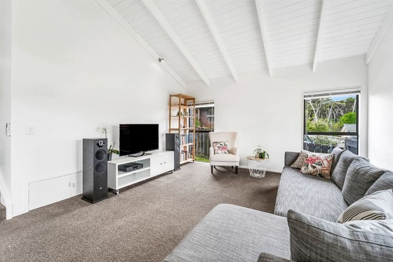 Photo of property in 70b Gledstane Road, Stanmore Bay, Whangaparaoa, 0932