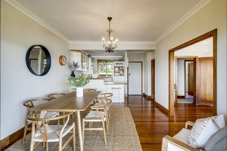 Photo of property in 8 Lambton Road, Hospital Hill, Napier, 4110