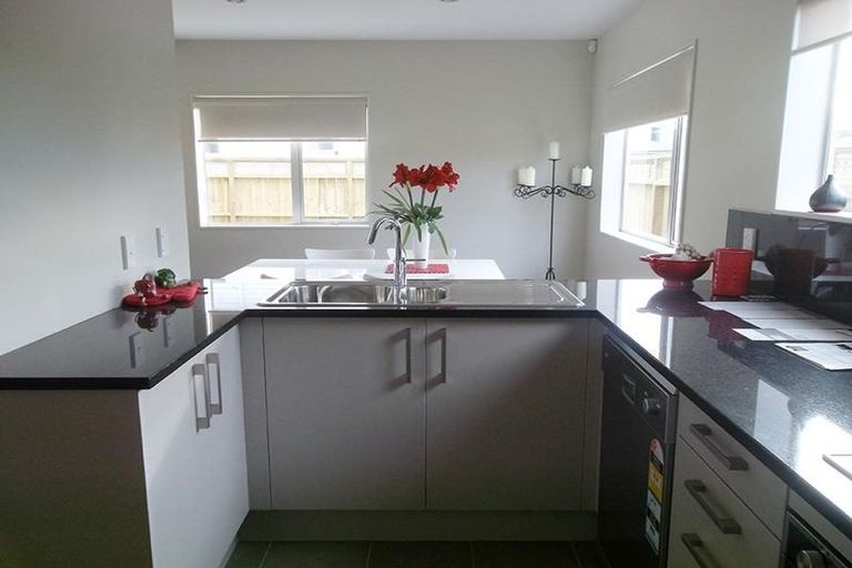 Photo of property in 22/45a Swanson Road, Henderson, Auckland, 0610