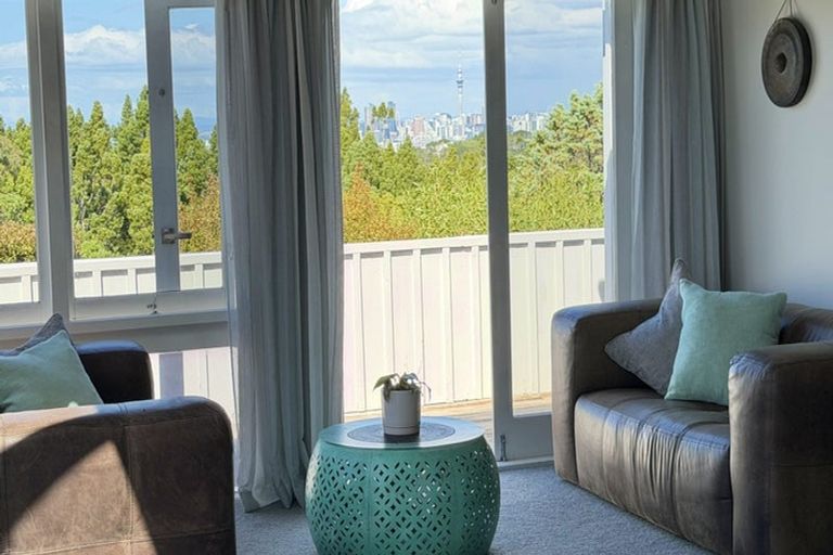 Photo of property in 52 Balmain Road, Chatswood, Auckland, 0626