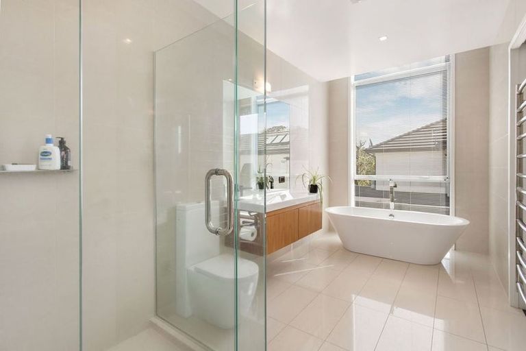 Photo of property in 8 Royds Street, Fendalton, Christchurch, 8014