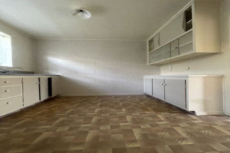 Photo of property in 5/43 Mcleod Road, Henderson, Auckland, 0612