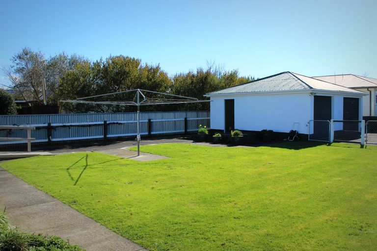 Photo of property in 50 Wyndham Street, Carterton, 5713