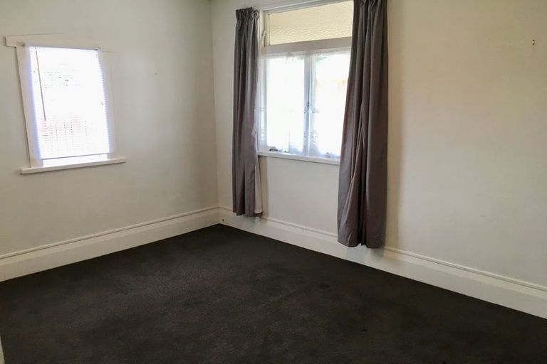 Photo of property in 22 Grande Vue Road, Hillpark, Auckland, 2102