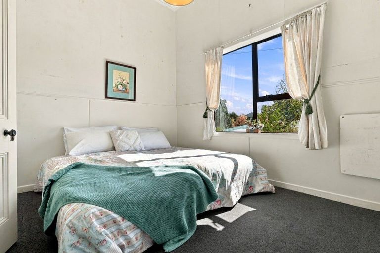 Photo of property in 25 Puriri Street, Helensville, 0800