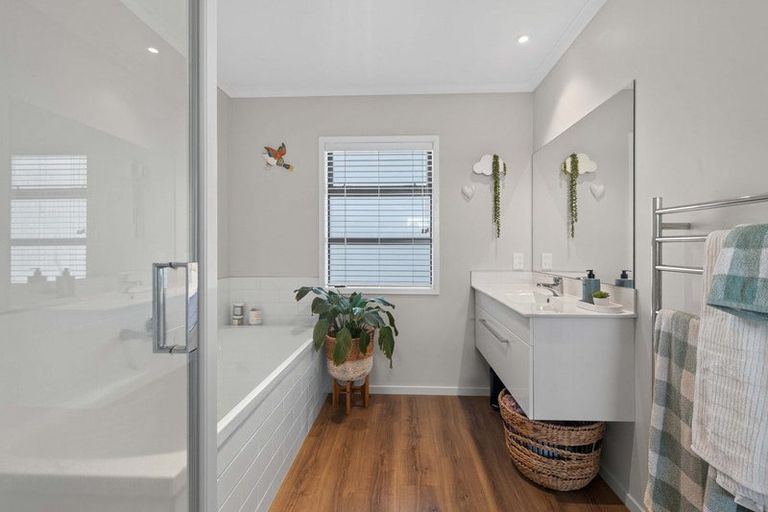 Photo of property in 1 Bill Miller Drive, Papamoa, 3118