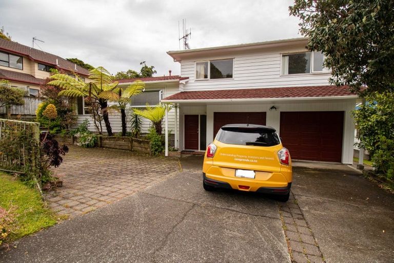 Photo of property in 17 Peterhouse Street, Tawa, Wellington, 5028