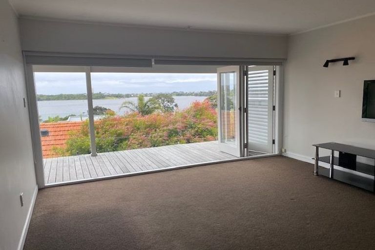Photo of property in 1/29 Pupuke Road, Takapuna, Auckland, 0622