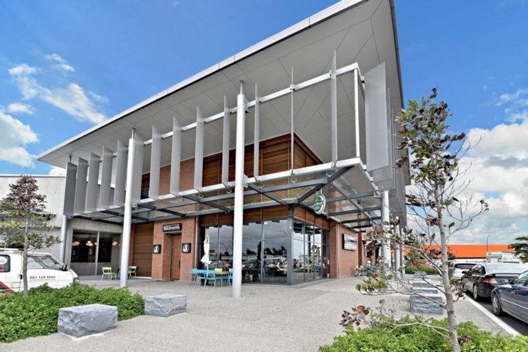 Photo of property in 19 Waituarua Drive, Takanini, 2112