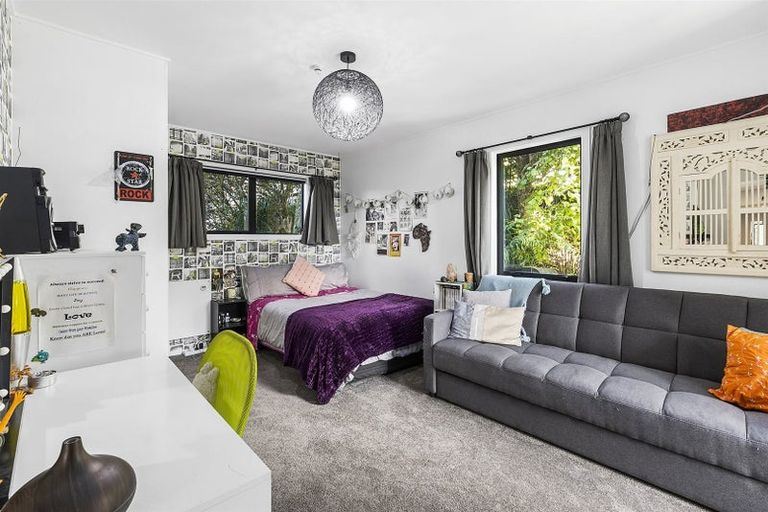 Photo of property in 17 Langwell Place, Papakowhai, Porirua, 5024