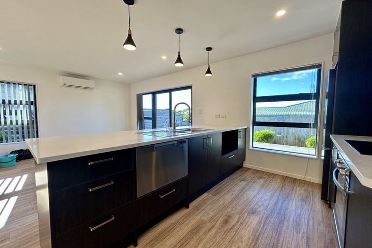 Photo of property in 78d Lincoln Park Avenue, Massey, Auckland, 0614