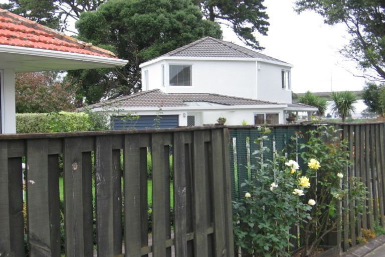 Photo of property in 13c Pakuranga Road, Pakuranga, Auckland, 2010