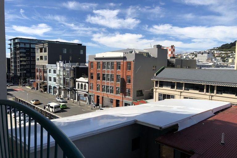 Photo of property in 15/60 Courtenay Place, Te Aro, Wellington, 6011