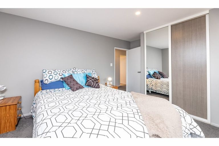 Photo of property in 6 Farnborough Street, Aranui, Christchurch, 8061