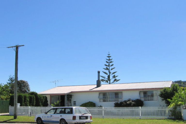 Photo of property in 19 Leon Street, Riverdale, Gisborne, 4010