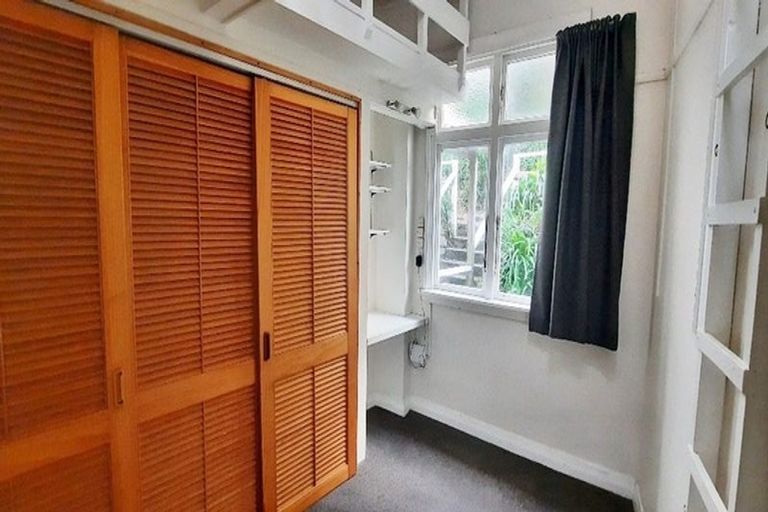 Photo of property in 21af1 Talavera Terrace, Kelburn, Wellington, 6012