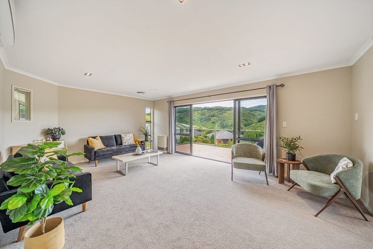 Photo of property in 115 Kirton Drive, Riverstone Terraces, Upper Hutt, 5018