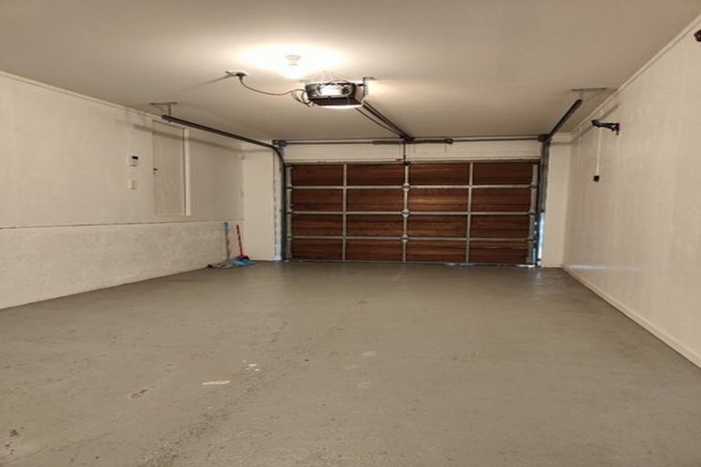 Photo of property in 37 Churchill Road, Cockle Bay, Auckland, 2014