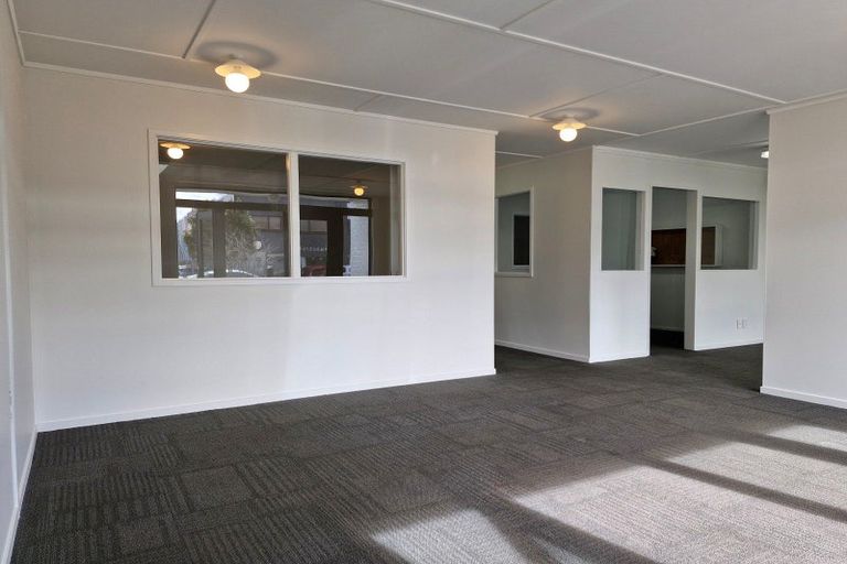 Photo of property in 1/73 Lake Road, Northcote, Auckland, 0627