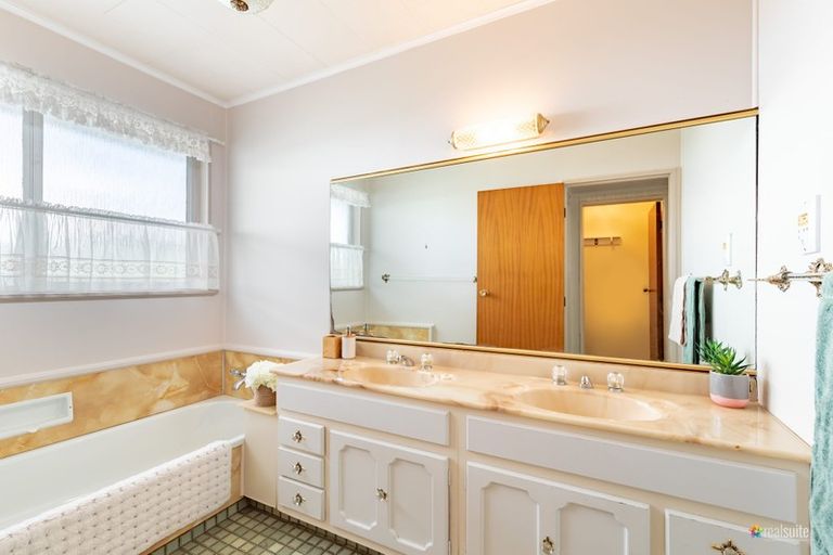 Photo of property in 43 Henry Street, Ebdentown, Upper Hutt, 5018