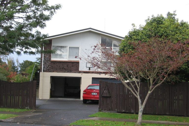Photo of property in 9 Kurnell Drive, Botany Downs, Auckland, 2010