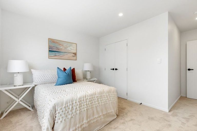 Photo of property in 17 Cordyline Street, Westgate, 0814