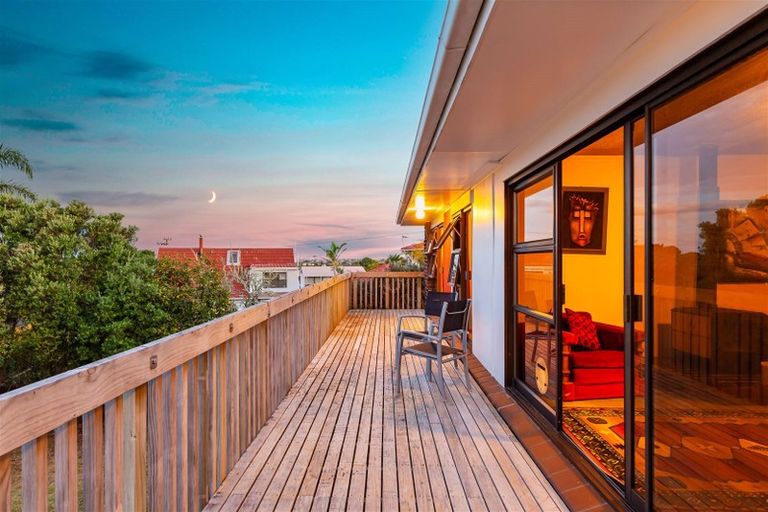 Photo of property in 212 Royal Road, Massey, Auckland, 0614