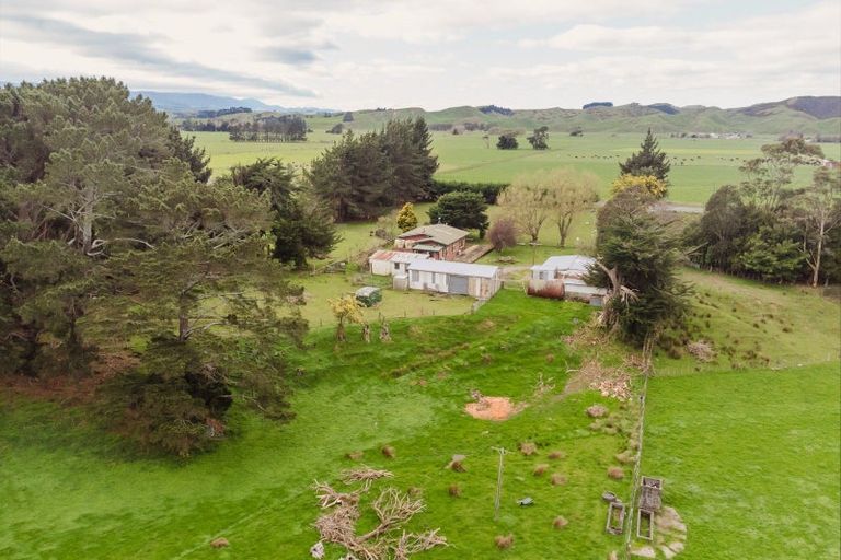 Photo of property in 80674 Masterton Road, Woodville, 4999