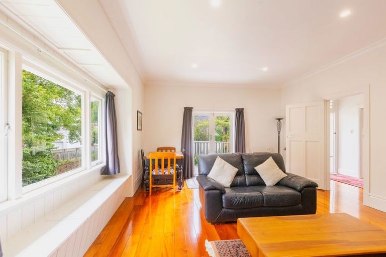 Photo of property in 35 Milton Road, Bluff Hill, Napier, 4110