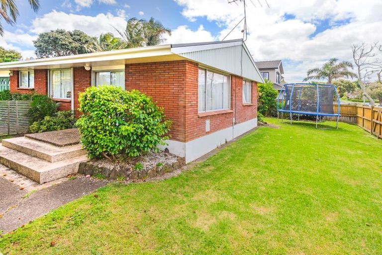 Photo of property in 1/27 Eastern Beach Road, Eastern Beach, Auckland, 2012