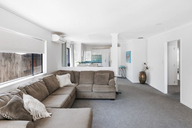 Photo of property in 59 Sandhurst Drive, Papamoa Beach, Papamoa, 3118